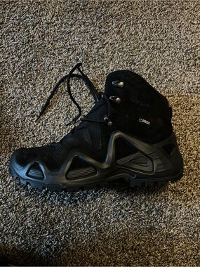 LOWA Men’s Boots 8.5